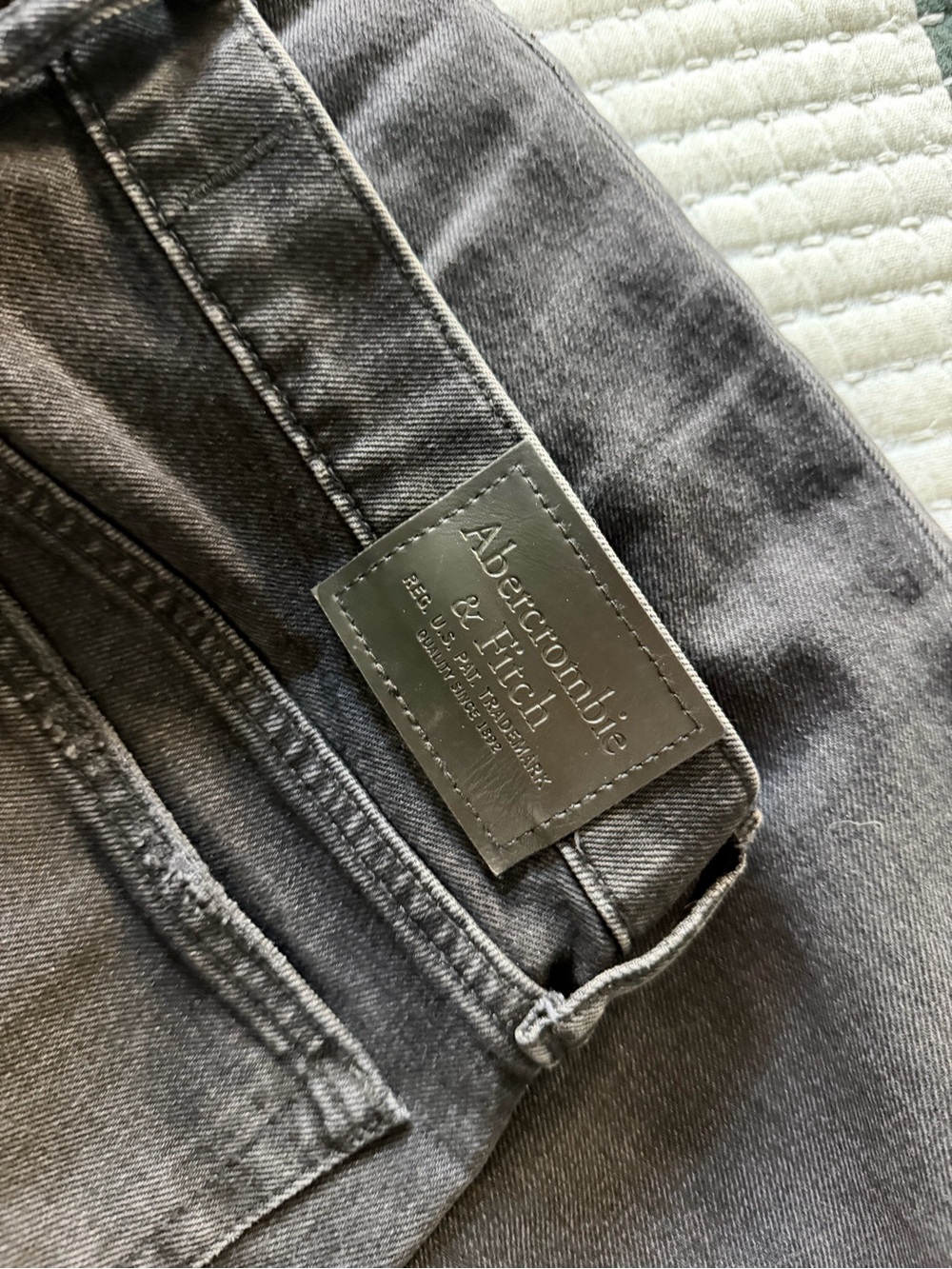 Abercrombie & Fitch Men’s Washed black Slim Jeans
